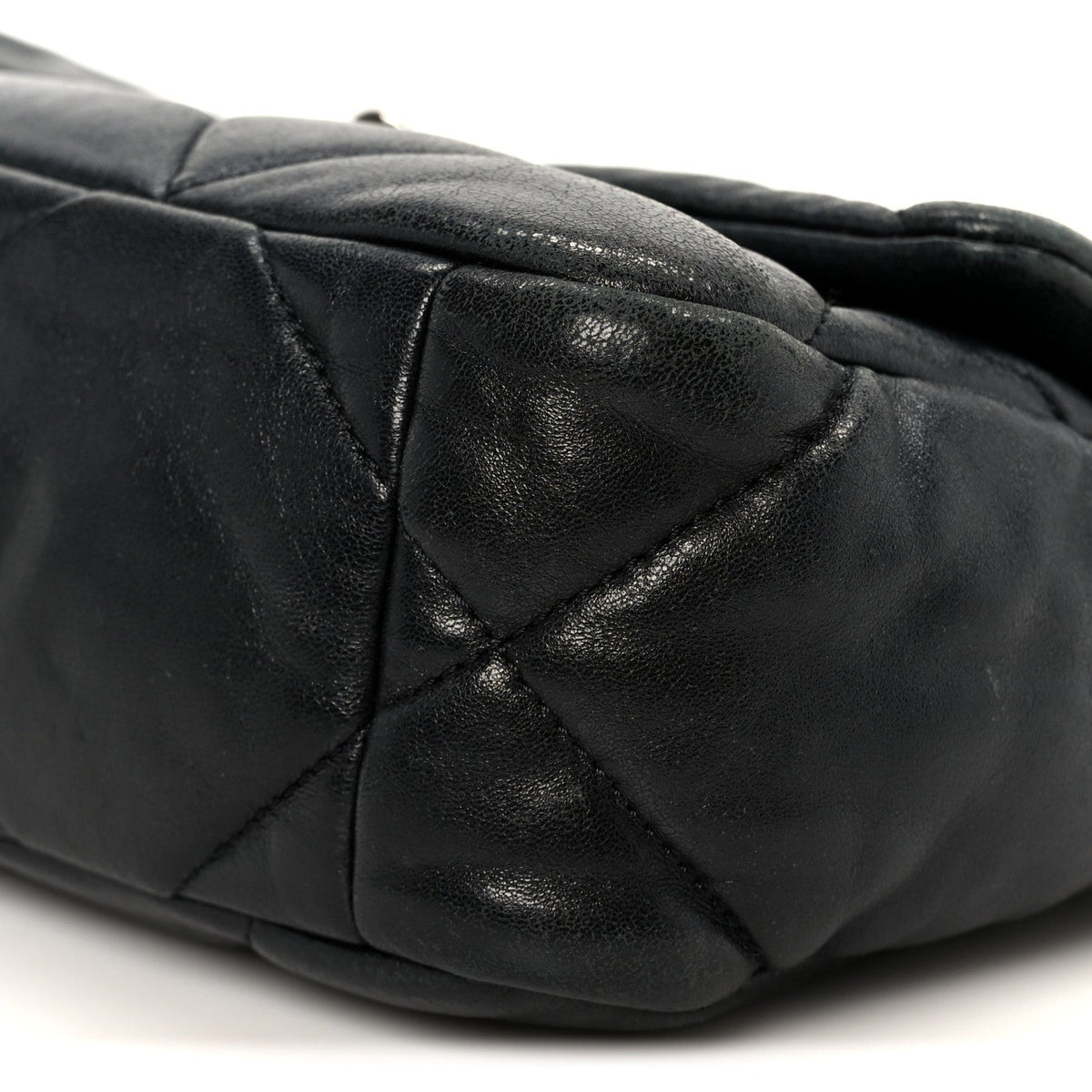 Lambskin Quilted Medium Chanel 19 Flap Black