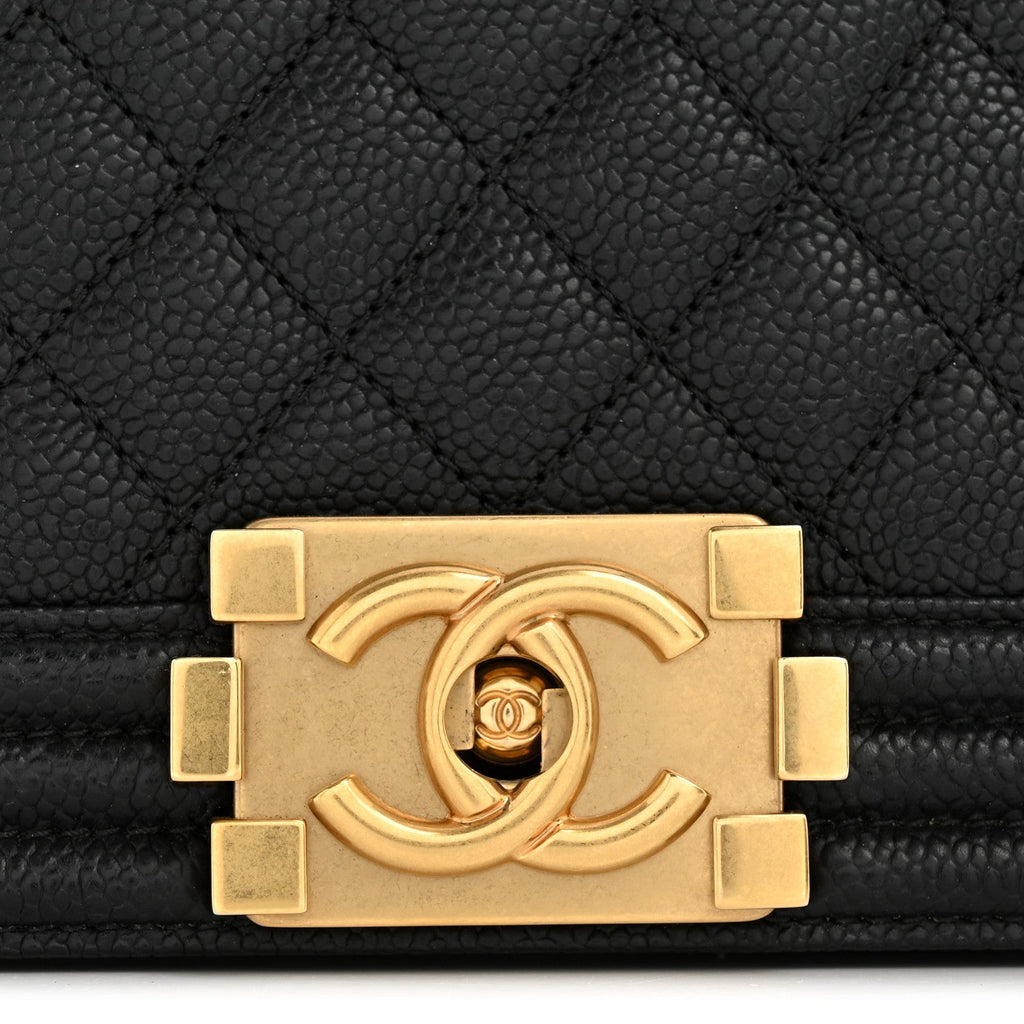 Caviar Quilted Medium Boy Flap Black