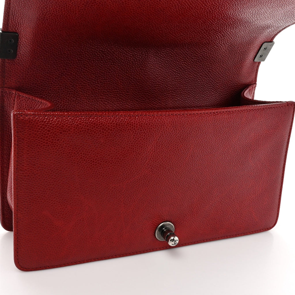 Caviar Quilted Medium Boy Flap Red